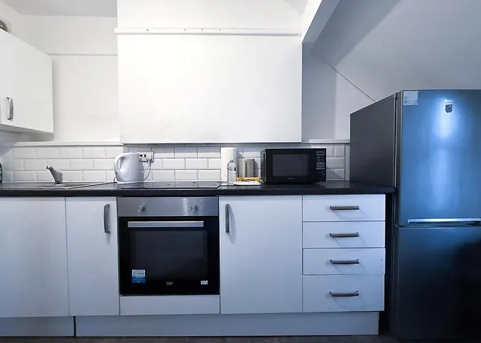 Modern 3-Bedroom Apartment Near Manchester City Centre